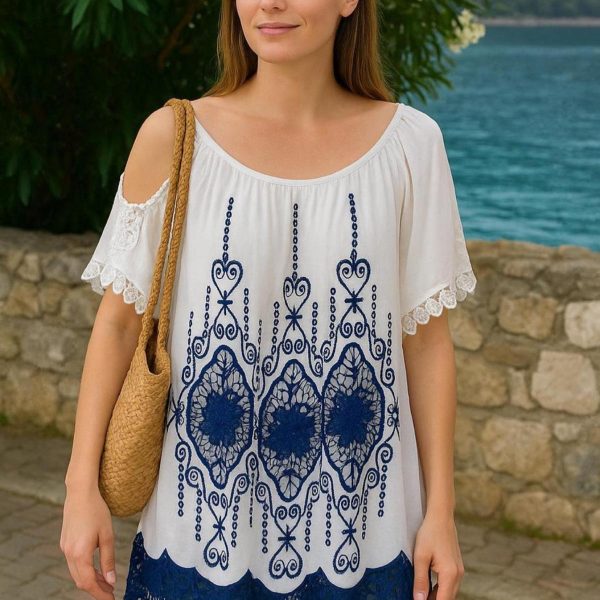 Nakışlı Kolları Pencere Detaylı Bluz
