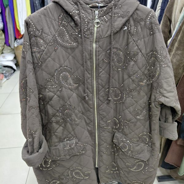 Kapüşonlu Pul Detaylı Kapitone Ceket